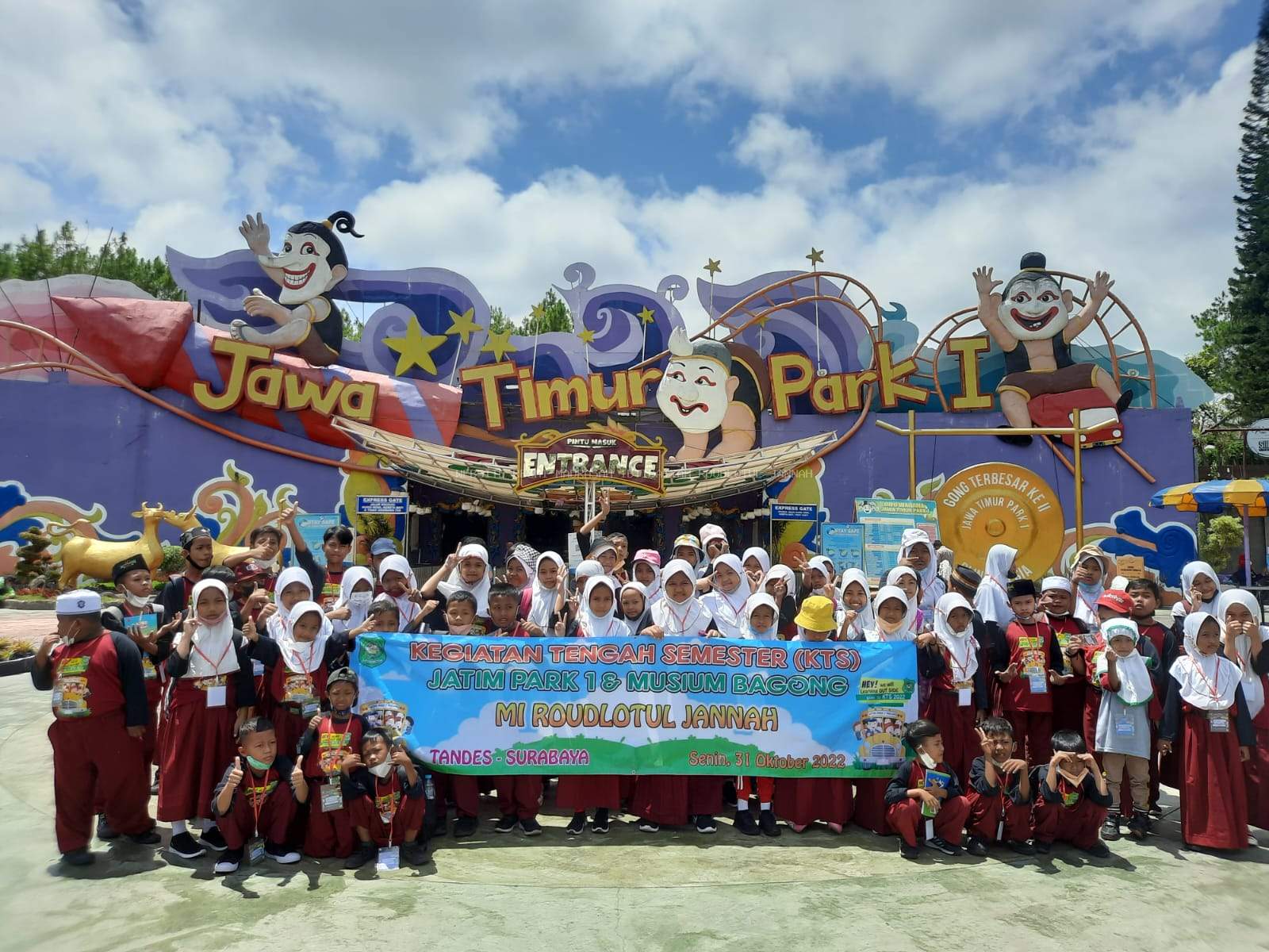 KEGIATAN TENGAH SEMESTER (STUDY TOUR)