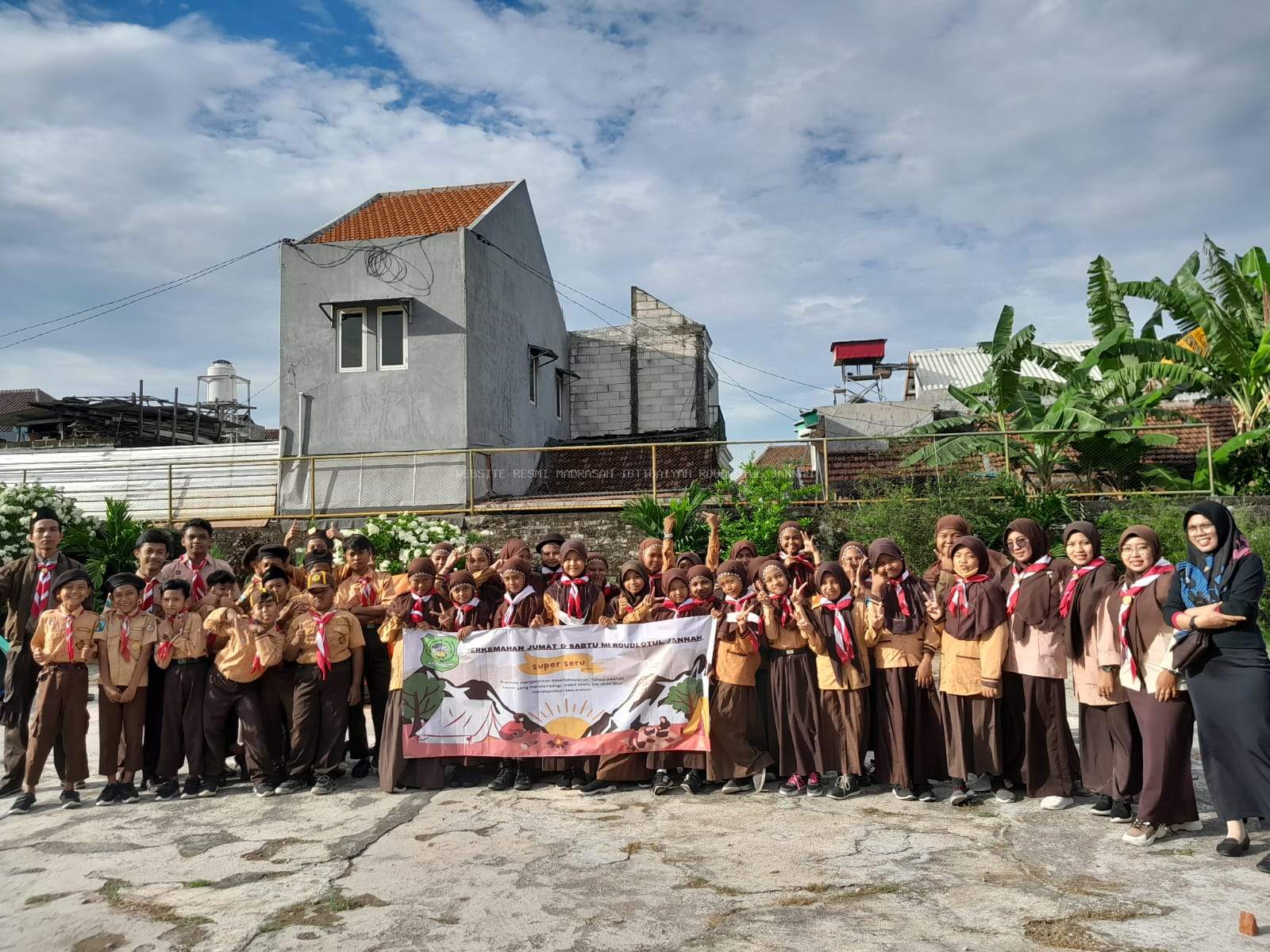 PERKEMAHAN JUM'AT DAN SABTU ( PERJUSA)